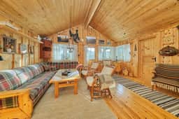https://storage.googleapis.com/homestra-images/property-image-549aabc9-1933-4977-866d-b50a560275bf-1760207972.jpg