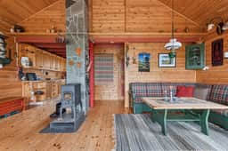 https://storage.googleapis.com/homestra-images/property-image-58557cec-2f51-46c0-bbb6-01096adc7381-1759860644.jpg