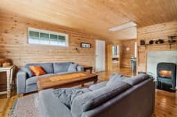 https://storage.googleapis.com/homestra-images/property-image-5bbca945-aa82-4441-bc1d-39e373c9a487-1753976450.jpg