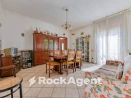 https://storage.googleapis.com/homestra-images/property-image-5d84902b-92cb-4b8a-b430-cfa474389e0f-1752340344.jpg