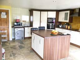 https://storage.googleapis.com/homestra-images/property-image-609063f7-da05-4d83-8b21-9cd443c48415-1751804998.jpg