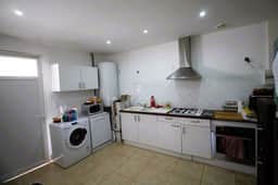 https://storage.googleapis.com/homestra-images/property-image-633e5bcb-a323-4cee-a373-e2097edc2272-1752685230.jpg