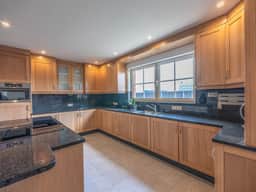https://storage.googleapis.com/homestra-images/property-image-6426c299-e5d1-4555-a12e-bb8c430a09d8-1758970188.jpg