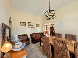 https://storage.googleapis.com/homestra-images/property-image-657221a6-a1d0-4529-86c7-98380e508680-1754328815.jpg