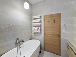 https://storage.googleapis.com/homestra-images/property-image-65abd642-b231-4b96-89a2-1b9d4efb164a-1788684125.jpg