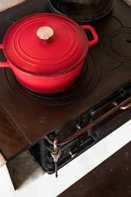 https://storage.googleapis.com/homestra-images/property-image-661e9a18-2c33-4508-b89a-d4f4aa820b50-1759947103.jpg