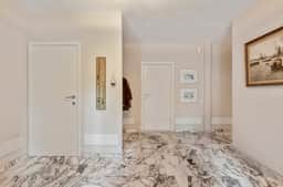 https://storage.googleapis.com/homestra-images/property-image-69c3eef1-2665-418e-873e-2324063bece7-1753384471.jpg