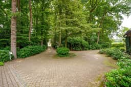 https://storage.googleapis.com/homestra-images/property-image-6ba04bdd-cd17-4bf4-9733-eb7b462715ff-1760463606.jpg