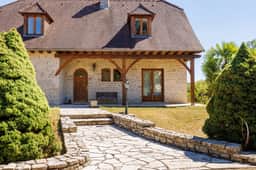 https://storage.googleapis.com/homestra-images/property-image-75cd05fc-7d66-47e1-9b6e-d3da4252f8f5-1790509191.jpg