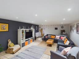 https://storage.googleapis.com/homestra-images/property-image-782f8d0d-91fb-4d9a-9adf-4141d6be016f-1751795514.jpg