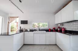 https://storage.googleapis.com/homestra-images/property-image-7b67d40c-a46c-4e58-bd77-46956c19b4e5-1792863008.jpg