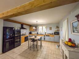 https://storage.googleapis.com/homestra-images/property-image-7e2d69bd-6a7a-4402-b831-ae3152411c6e-1756317969.jpg