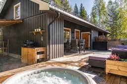 https://storage.googleapis.com/homestra-images/property-image-81fc01e7-9559-42b7-94d3-4dfc0c12ced3-1758970213.jpg
