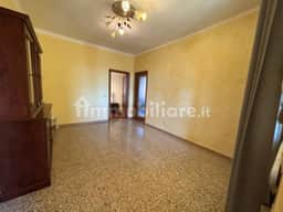 https://storage.googleapis.com/homestra-images/property-image-8434efb9-0065-4f88-b230-4f5bc7b887d9-1755800765.jpg