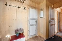 https://storage.googleapis.com/homestra-images/property-image-84dd1b54-6a65-4b76-af42-2674e820634e-1760207994.jpg