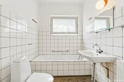 https://storage.googleapis.com/homestra-images/property-image-85d78ee9-5c14-4488-9bbb-227ba2cb5d52-1758738074.jpg