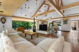 https://storage.googleapis.com/homestra-images/property-image-8b10ef5a-852d-494c-b4c7-0ab8170abf3c-1792863026.jpg