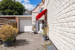 https://storage.googleapis.com/homestra-images/property-image-8e28084a-dce7-4e91-a893-294b07332942-1756750675.jpg