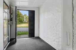 https://storage.googleapis.com/homestra-images/property-image-9099cb8d-75bf-40c9-a627-80ee7843aa6f-1759947163.jpg