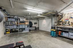 https://storage.googleapis.com/homestra-images/property-image-91408aec-c454-4e6f-b97e-915c6407f1e8-1758395017.jpg