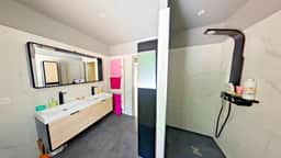 https://storage.googleapis.com/homestra-images/property-image-93013055-e36f-4946-8054-ffcd8d128fcd-1750962282.jpg