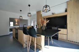 https://storage.googleapis.com/homestra-images/property-image-9367e76c-d23f-4999-92a8-118a09454141-1746644604.jpg