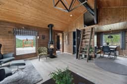 https://storage.googleapis.com/homestra-images/property-image-93ba49af-3b37-4044-8e80-943c2f0682f6-1757847124.jpg