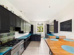 https://storage.googleapis.com/homestra-images/property-image-96f7e580-9e3e-433e-99df-e861a6ca842d-1749399379.jpg