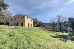 https://storage.googleapis.com/homestra-images/property-image-9a5e2115-7616-4e32-9e72-83d314d60d63-1751140517.jpg