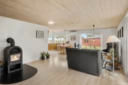 https://storage.googleapis.com/homestra-images/property-image-9b65ca6d-fec6-44b8-90f5-99f3ada474c6-1755444912.jpg