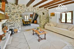 https://storage.googleapis.com/homestra-images/property-image-9c4a1844-5200-4bc7-8f24-e4e1f0545245-1753205903.jpg