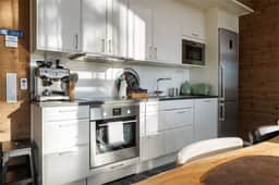 https://storage.googleapis.com/homestra-images/property-image-9ce21d81-c84e-4ae3-b266-0d1e94b29492-1790508149.jpg