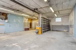 https://storage.googleapis.com/homestra-images/property-image-a0b55241-e07c-4a6b-a035-8a8767e3f7f6-1748108342.jpg