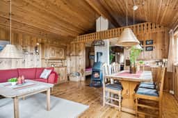 https://storage.googleapis.com/homestra-images/property-image-a6f6e042-e092-4596-8125-b69bbc70aa7f-1749399473.jpg