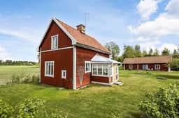 https://storage.googleapis.com/homestra-images/property-image-a8cea074-2c34-463c-80a0-183ac5747f93-1759396771.jpg