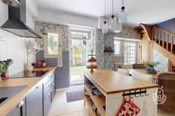 https://storage.googleapis.com/homestra-images/property-image-aa7838e2-0ce1-40d7-a978-68a7ef39c5b0-1755021240.jpg