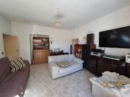 https://storage.googleapis.com/homestra-images/property-image-aca5ee5d-2a69-4a1b-a653-db5db8677318-1750413066.jpg
