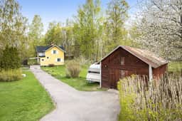 https://storage.googleapis.com/homestra-images/property-image-ad1c358f-ef76-4c8a-a50e-f7222938f754-1747573206.jpg
