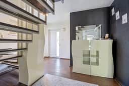 https://storage.googleapis.com/homestra-images/property-image-ae35fb18-8803-4ce1-85d2-501118074713-1751108429.jpg