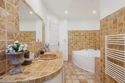 https://storage.googleapis.com/homestra-images/property-image-ae785373-d5e4-4de0-903d-39faacd88be9-1755429357.jpg