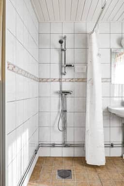 https://storage.googleapis.com/homestra-images/property-image-aeae6163-08f5-4d9f-ba9e-62b6a5baeab6-1745255893.jpg