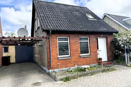 https://storage.googleapis.com/homestra-images/property-image-b332199f-e711-436f-81db-a1bb9760370b-1748892344.jpg
