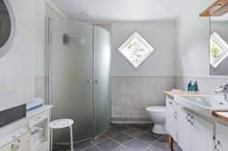 https://storage.googleapis.com/homestra-images/property-image-b9b6a5f1-7462-436c-88d8-f975e77fa772-1749394619.jpg