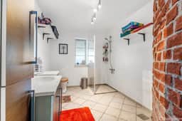 https://storage.googleapis.com/homestra-images/property-image-be379bed-5d00-4371-abc1-49d21fa3aff8-1753201927.jpg