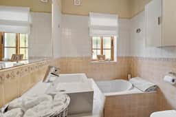 https://storage.googleapis.com/homestra-images/property-image-c96529e1-3614-4ca3-bb5b-8befefdfbe41-1788684220.jpg