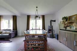 https://storage.googleapis.com/homestra-images/property-image-cc3bcfef-70ec-403c-880f-35410f781398-1750275974.jpg