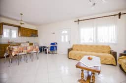 https://storage.googleapis.com/homestra-images/property-image-d19d2722-d88c-47f3-b03d-816b4de3c22c-1749246292.jpg