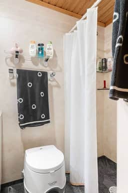 https://storage.googleapis.com/homestra-images/property-image-d3a4aeb1-e1a1-4694-af7a-c0c0eb7c9c74-1751740135.jpg