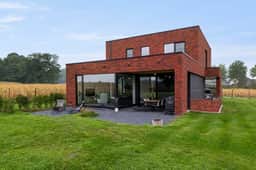 https://storage.googleapis.com/homestra-images/property-image-d54c4647-9bbc-4407-8e33-ac264de83e06-1759860799.jpg