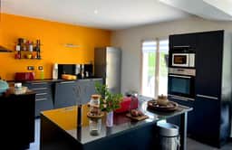 https://storage.googleapis.com/homestra-images/property-image-d5508958-2c84-4a72-8d26-81104cbc666d-1750962282.jpg